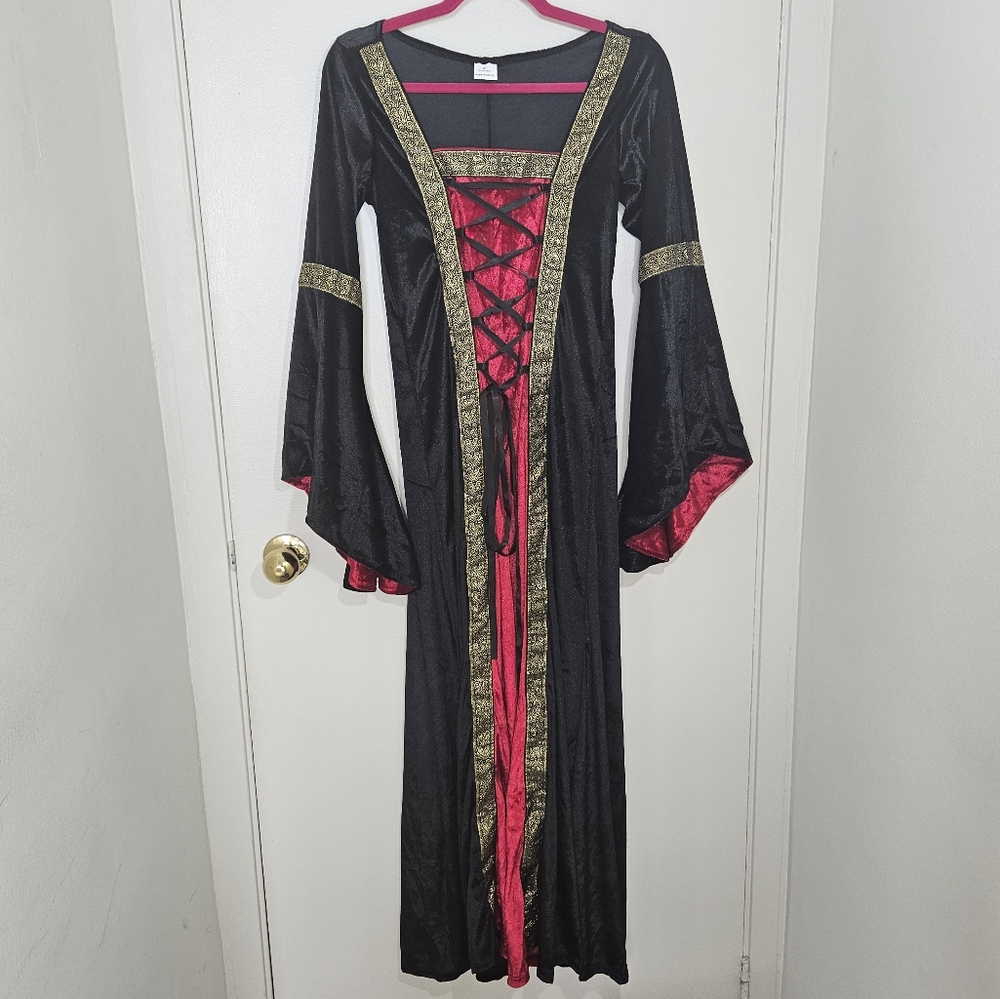 Womens Black/red/gold renaissance dress. Halloween dress-up costume.